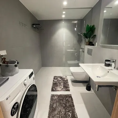 Skyresidence Luxury With & Garden View Apartman